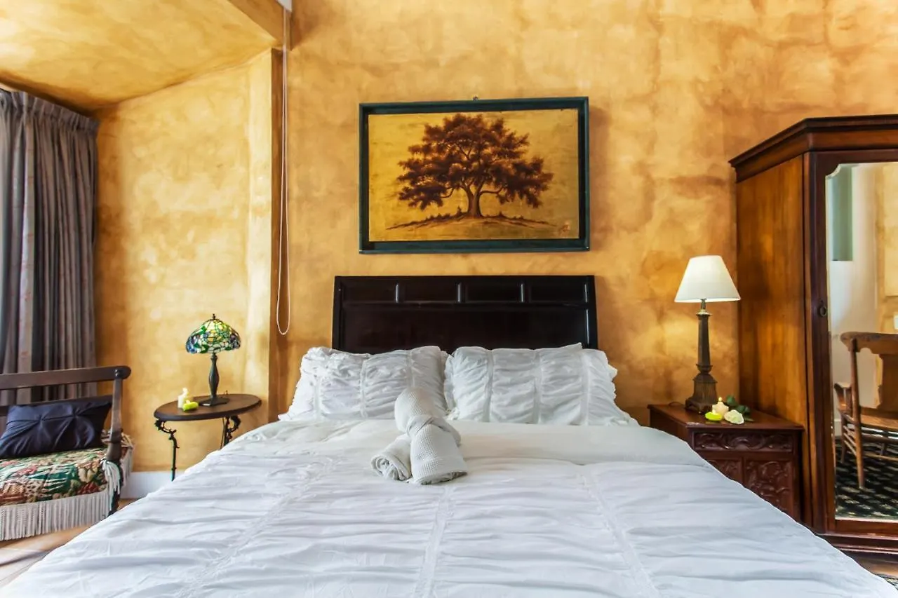 Garlands Del Rio Riverside Boutique Hotel