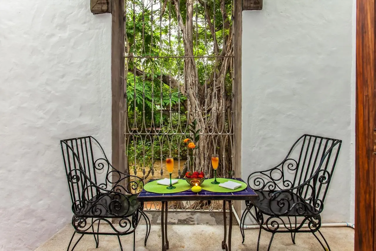 Garlands Del Rio Riverside Boutique Hotel Puerto Vallarta Bed & Breakfast